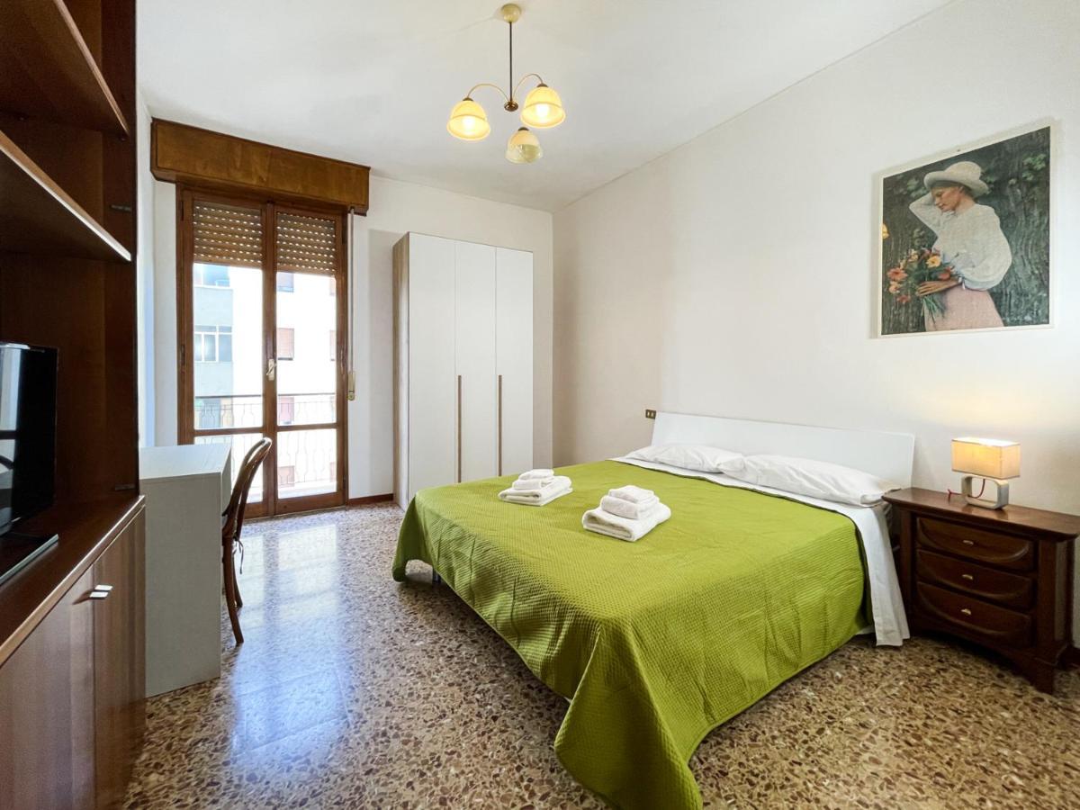Hotel Casa Gramsci - Affitti Brevi Italia Modena Esterno foto
