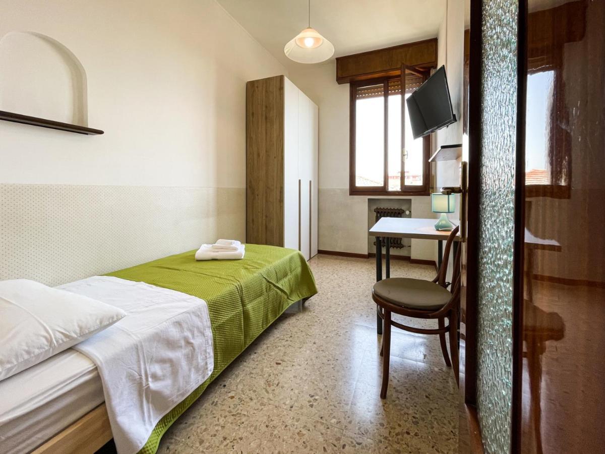 Hotel Casa Gramsci - Affitti Brevi Italia Modena Esterno foto